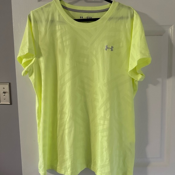 Yellow/green Under Armour tshirt - Picture 1 of 2